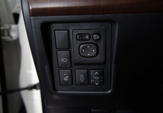 Подержанный автомобиль Toyota Land Cruiser Prado 2016 года (19 фото)