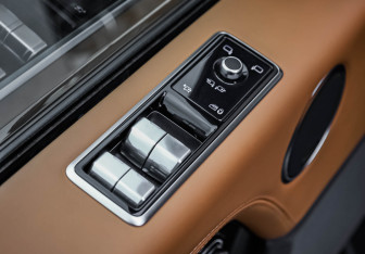 Подержанный автомобиль Land Rover Range Rover 2021 года (15 фото)