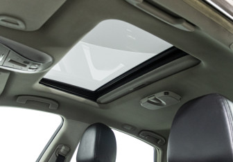 Подержанный автомобиль Infiniti Q70 2016 года (17 фото)