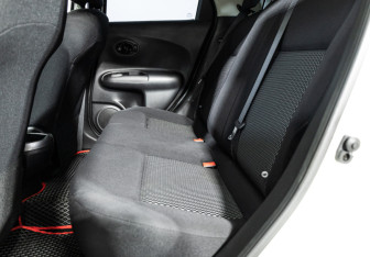 Подержанный автомобиль Nissan Juke 2014 года (10 фото)
