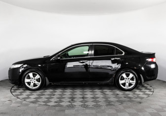 Подержанный автомобиль Honda Accord Sedan 2011 года (8 фото)
