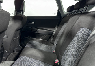 Подержанный автомобиль Kia Ceed Wagon 2008 года (12 фото)