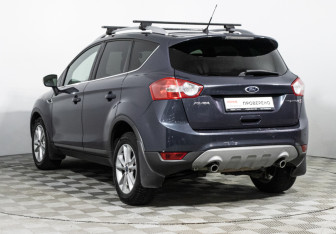 Подержанный автомобиль Ford Kuga 2012 года (7 фото)