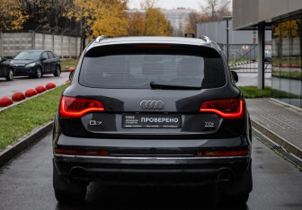 Подержанный автомобиль Audi Q7 2012 года (6 фото)