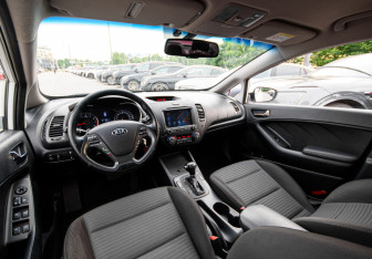 Подержанный автомобиль Kia Cerato Sedan 2016 года (7 фото)