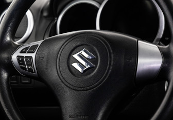 Подержанный автомобиль Suzuki Grand Vitara 2011 года (11 фото)