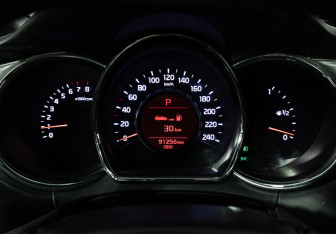 Подержанный автомобиль Kia Ceed Wagon 2016 года (12 фото)