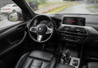Подержанный автомобиль BMW X3 2019 года (13 фото)