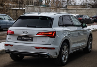 Подержанный автомобиль Audi Q5 2021 года (5 фото)