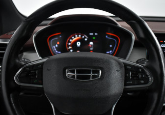 Подержанный автомобиль Geely Coolray 2021 года (18 фото)