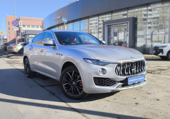 Подержанный автомобиль Maserati Levante 2018 года (3 фото)