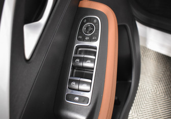 Подержанный автомобиль Omoda C5 2022 года (19 фото)