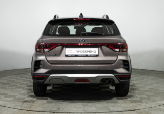 Подержанный автомобиль Kia Rio Hatchback 2021 года (6 фото)