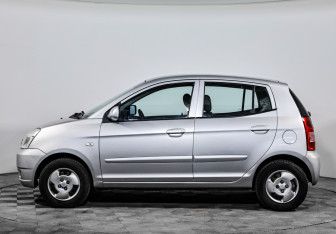 Подержанный автомобиль Kia Picanto 2007 года (8 фото)