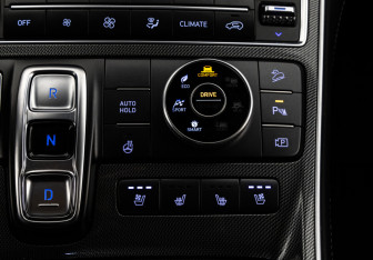 Подержанный автомобиль Hyundai Santa Fe 2022 года (21 фото)