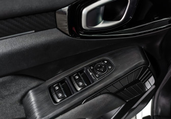 Подержанный автомобиль Haval H3 2024 года (10 фото)