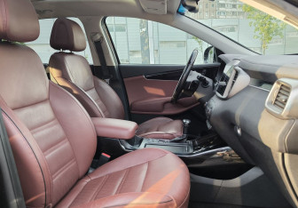 Подержанный автомобиль Kia Sorento 2016 года (13 фото)