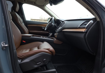 Подержанный автомобиль Volvo XC90 2019 года (23 фото)
