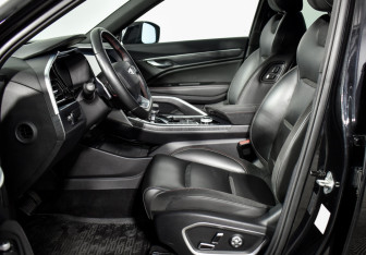 Подержанный автомобиль Geely Tugella 2022 года (10 фото)