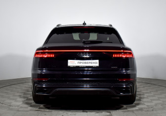Подержанный автомобиль Audi Q8 2019 года (6 фото)