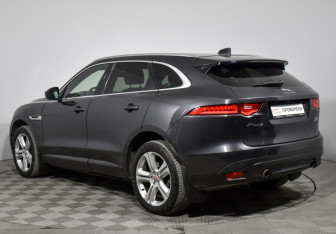 Подержанный автомобиль Jaguar F-Pace 2016 года (7 фото)