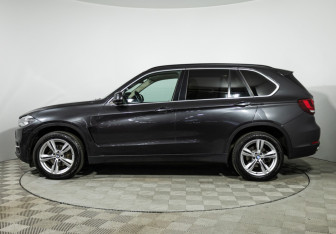 Подержанный автомобиль BMW X5 2015 года (8 фото)