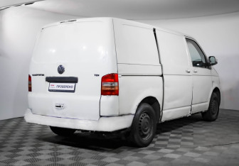 Подержанный автомобиль Volkswagen Transporter Van 2009 года (5 фото)