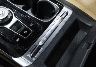 Подержанный автомобиль Kia Carnival 2021 года (30 фото)