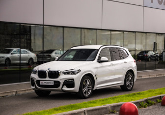 Подержанный автомобиль BMW X3 2020 года (3 фото)