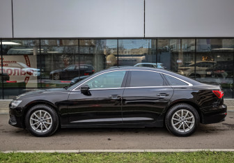 Подержанный автомобиль Audi A6 Sedan 2020 года (8 фото)