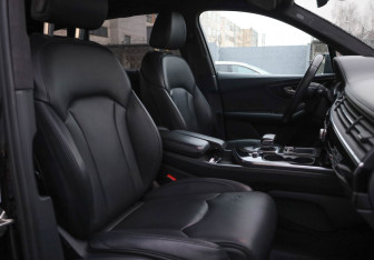 Подержанный автомобиль Audi Q7 2018 года (16 фото)