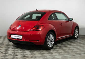 Подержанный автомобиль Volkswagen Beetle Hatchback 2013 года (5 фото)