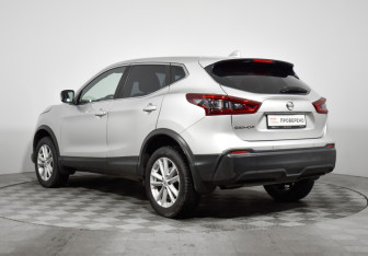 Подержанный автомобиль Nissan Qashqai 2020 года (7 фото)