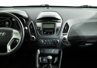 Подержанный автомобиль Hyundai ix35 2013 года (14 фото)