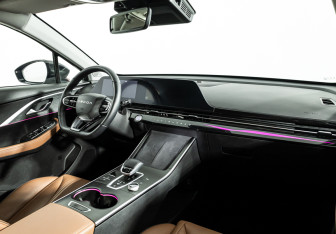 Подержанный автомобиль Omoda C5 2024 года (9 фото)