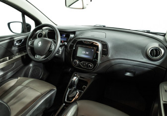 Подержанный автомобиль Renault Kaptur 2018 года (9 фото)