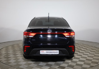 Подержанный автомобиль Kia Rio Sedan 2017 года (6 фото)