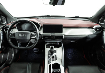 Подержанный автомобиль Geely Coolray 2021 года (12 фото)