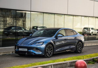 Подержанный автомобиль BYD Seal 2023 года (3 фото)