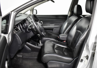 Подержанный автомобиль Nissan Tiida Sedan 2008 года (10 фото)