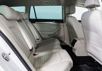 Подержанный автомобиль Volkswagen Passat Wagon 2019 года (24 фото)