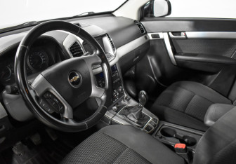Подержанный автомобиль Chevrolet Captiva 2013 года (9 фото)