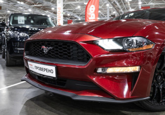 Подержанный автомобиль Ford Mustang Convertible 2019 года (2 фото)
