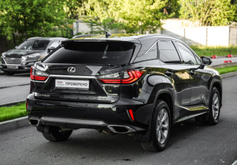 Подержанный автомобиль Lexus RX 2016 года (6 фото)