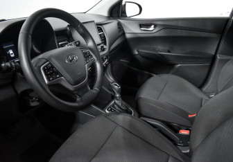 Подержанный автомобиль Hyundai Solaris Sedan 2020 года (9 фото)