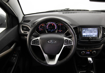 Подержанный автомобиль LADA (ВАЗ) Vesta Sedan 2020 года (10 фото)
