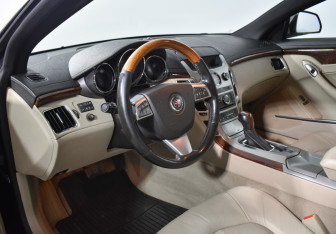 Подержанный автомобиль Cadillac CTS Coupe 2011 года (13 фото)