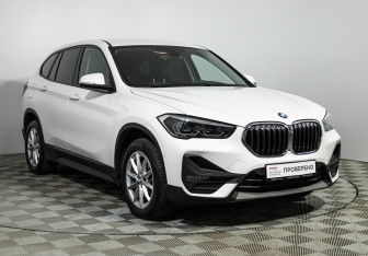 Подержанный автомобиль BMW X1 2020 года (3 фото)