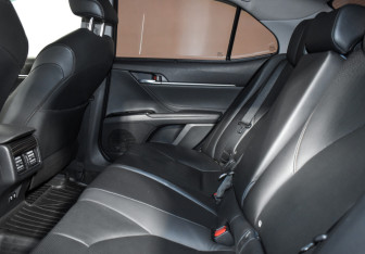 Подержанный автомобиль Toyota Camry Sedan 2018 года (13 фото)