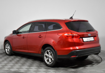 Подержанный автомобиль Ford Focus Wagon 2016 года (7 фото)